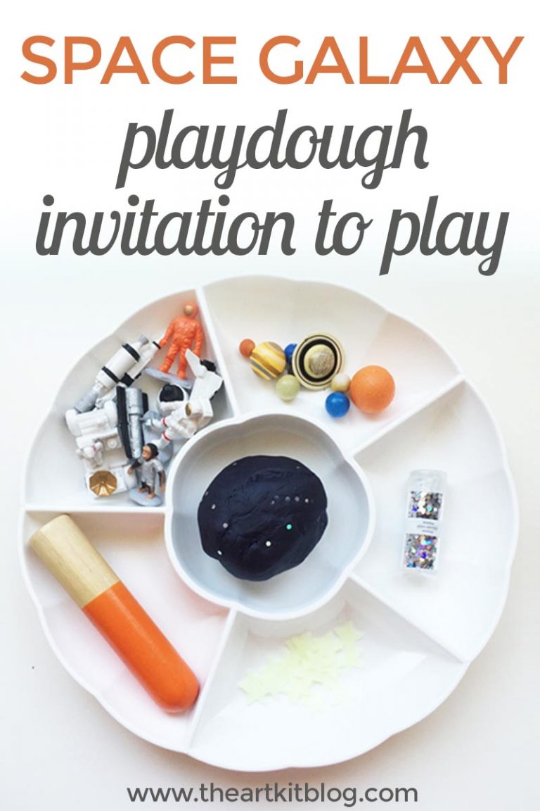 Space galaxy playdough invitation to play that's out of this world! by @theartkit www.theartkitblog.com
