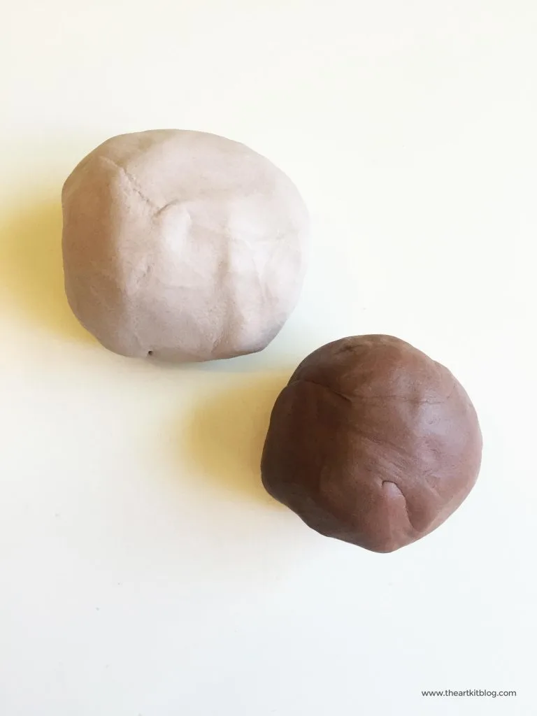 Chocolate chip cookie fun inspired by the classic book if you give a mouse a cookie. Playdough mat for counting fun at @theartkit www.theartkitblog.com