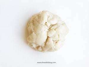 How to make playdough - sharing the family recipe for playdough at @theartkit