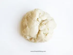 How to make playdough - sharing the family recipe for playdough at @theartkit