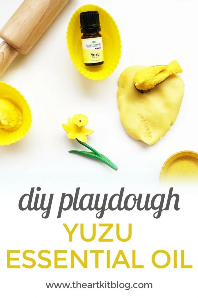 How to make playdough with essential oils - yuzu essential oil from plant therapy - playdough recipe from the art kit via @theartkit