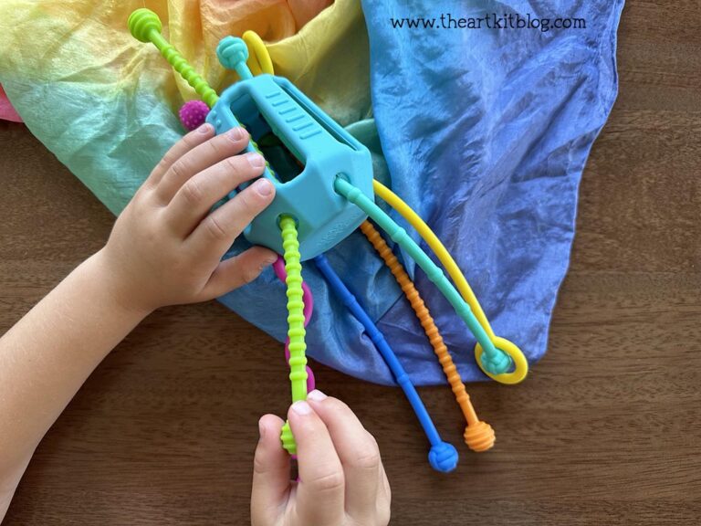 mobi zippee timberdoodle review_the art kit 1