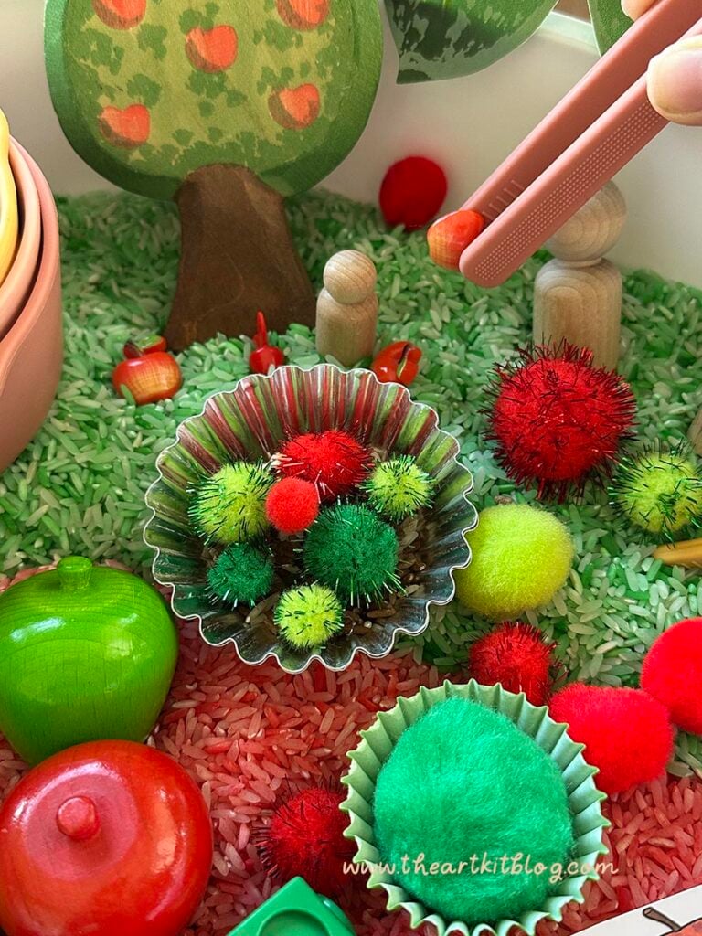 apple sensory bin diy