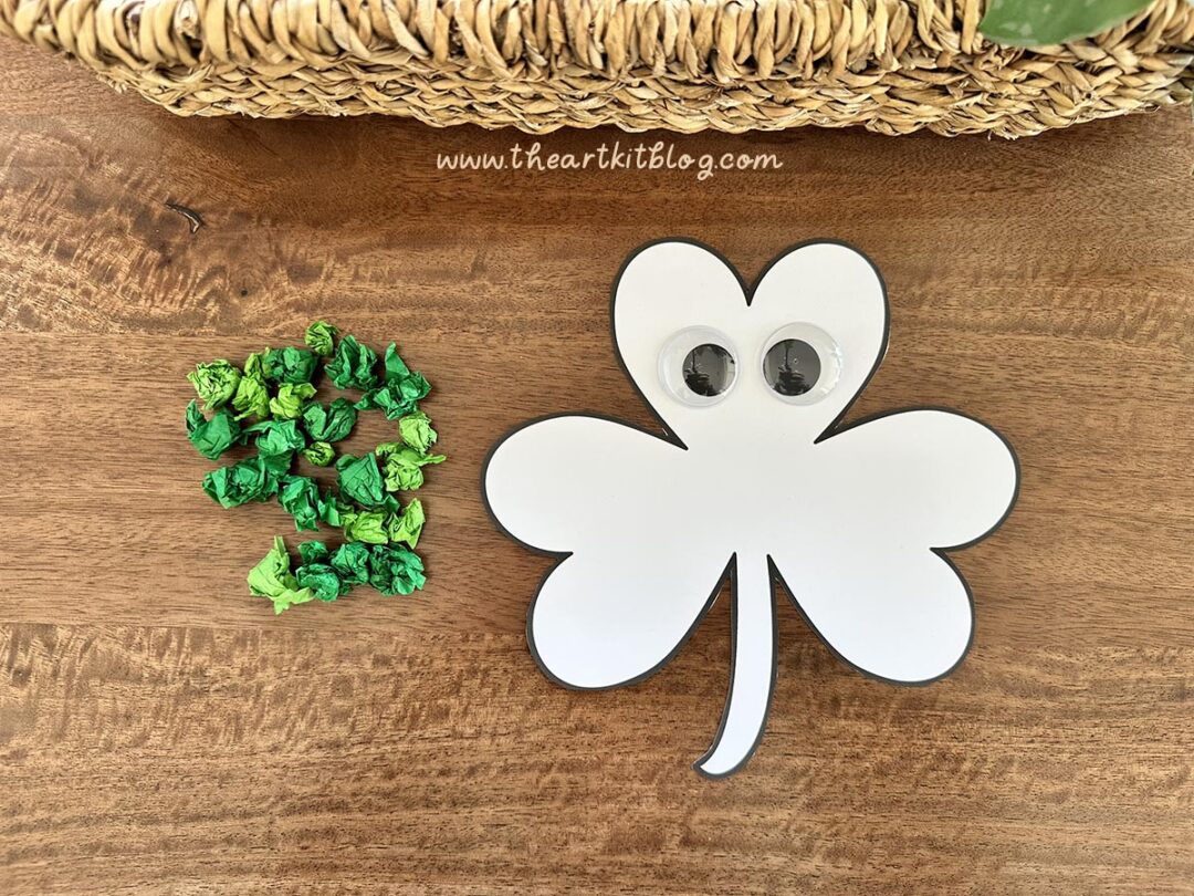Shamrock Paper Craft {With Free Printable Template} - The Art Kit