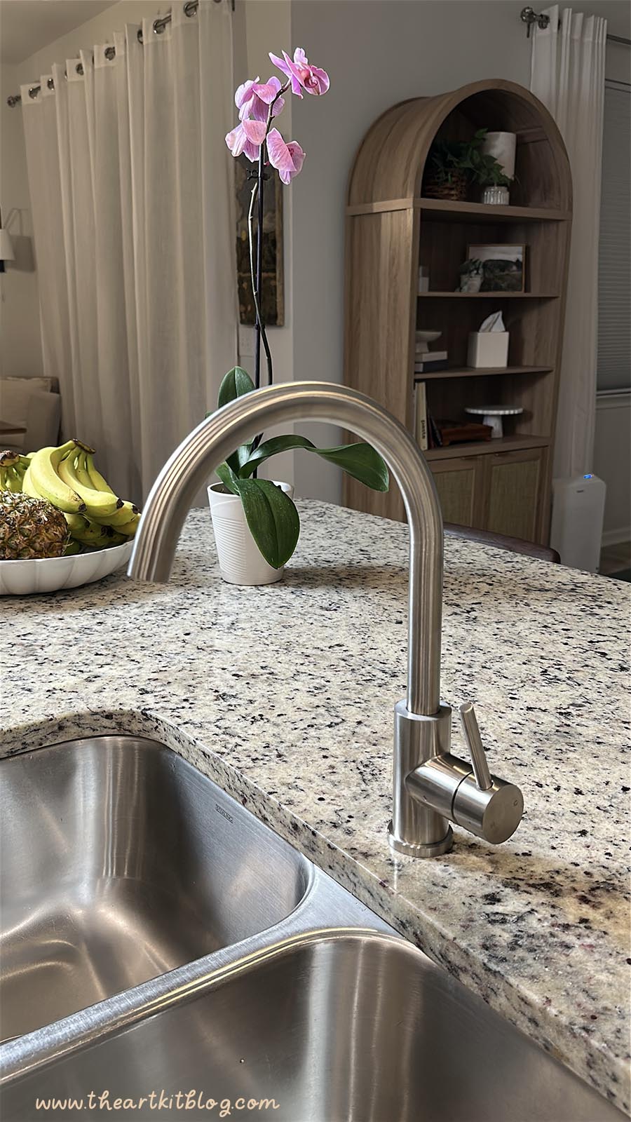 stainless-steel-kitchen-faucet-3